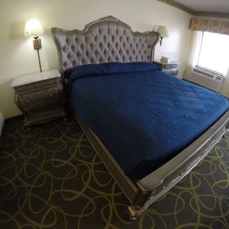 Luxe Romantic Suites Dolton 외부 사진
