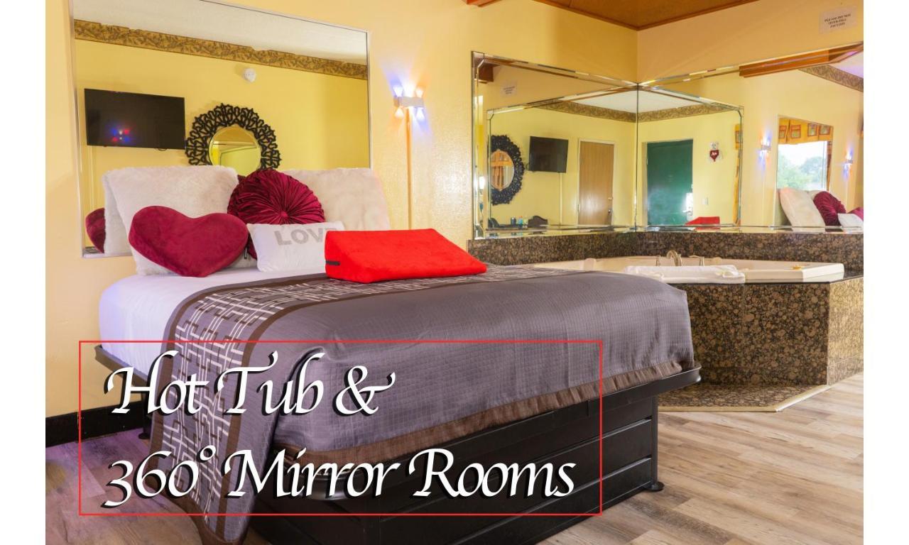 Luxe Romantic Suites Dolton 외부 사진