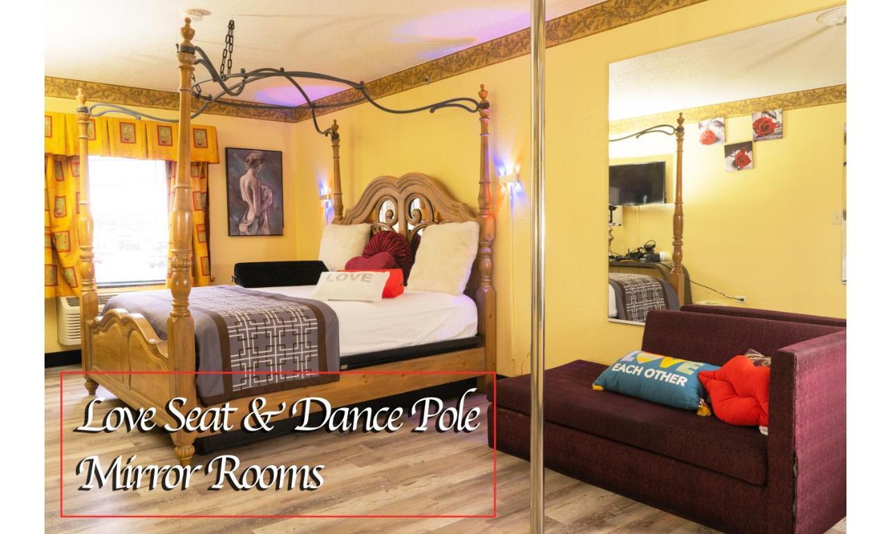 Luxe Romantic Suites Dolton 외부 사진