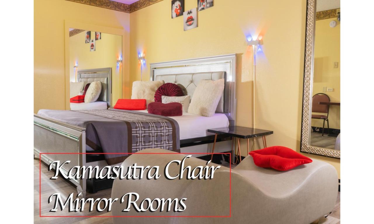 Luxe Romantic Suites Dolton 외부 사진