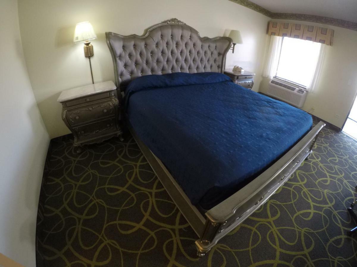 Luxe Romantic Suites Dolton 외부 사진